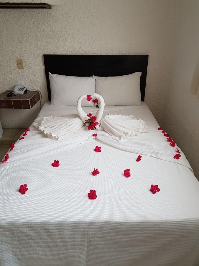 Hotel Carrillos Канкун Экстерьер фото