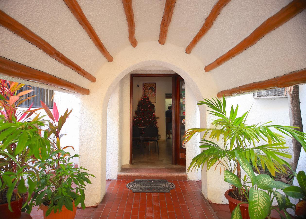 Hotel Carrillos Канкун Экстерьер фото